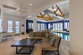 Luxurious Lakehouse With Indoor Pool-hot Tub-fire Pit