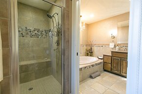 Lakefront Luxury-breathtaking Views-games-firepit