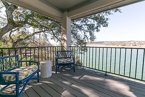 Lakefront Luxury-breathtaking Views-games-firepit