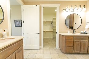 Lakefront Luxury-breathtaking Views-games-firepit