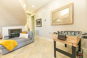 Lakefront Luxury-breathtaking Views-games-firepit