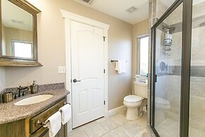 Lakefront Luxury-breathtaking Views-games-firepit