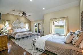 Lakefront Luxury-breathtaking Views-games-firepit