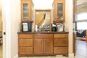 Lakefront Luxury-breathtaking Views-games-firepit