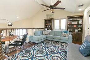 Lakefront Luxury-breathtaking Views-games-firepit