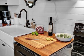 Luxurious Cottage on 3-acre's in Fred Wine Country