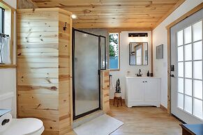 Luxurious Cottage on 3-acre's in Fred Wine Country