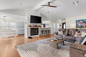 Lakefront Paradise With Firepit