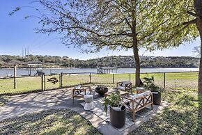 Lakefront Paradise With Firepit