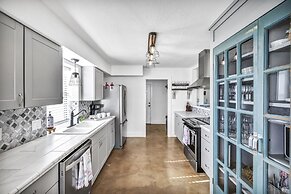 Lakefront Paradise With Firepit