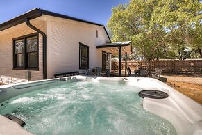 Brand New Private Pool and Hot-tub Near Main!