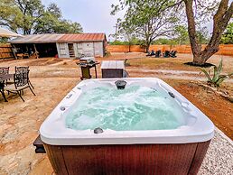 Brand New Private Pool and Hot-tub Near Main!