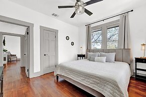 Brand New Private Pool and Hot-tub Near Main!