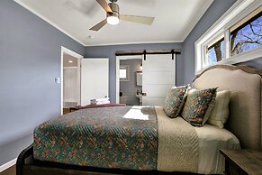 Luxury Cabin-right Across From Albert Dance Hall!