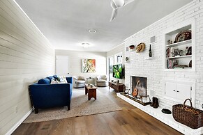 Luxury Cabin-right Across From Albert Dance Hall!