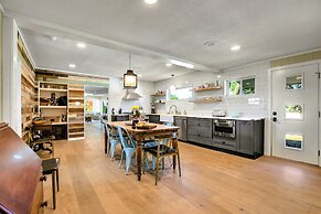 Luxury Cabin-right Across From Albert Dance Hall!