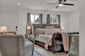 Luxury Haus - Great Backyard, Firepit, Bocce Ball!