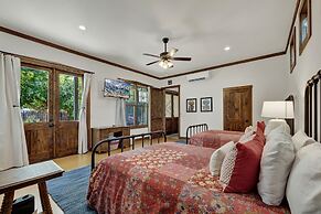 Luxury Craftsman Home With Hot Tub and Firepit - 1blk to Main