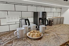 Luxury Craftsman Home With Hot Tub and Firepit - 1blk to Main