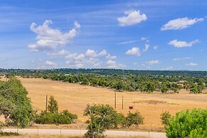 Luxury Cottage With Views-fireplace-spa Bath