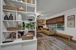 Luxury Lakefront Oasis With Boat Dock-firepit