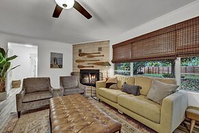 Luxury Lakefront Oasis With Boat Dock-firepit