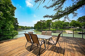 Luxury Lakefront Oasis With Boat Dock-firepit