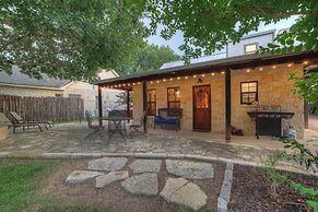 Luxury&location! 1 Blk to Main St With Hottub&firepit