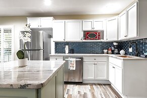 Luxury on Lake LBJ With Hot Tub Firepit & Boat Slip