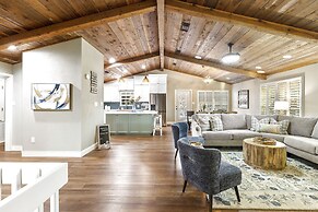 Luxury on Lake LBJ With Hot Tub Firepit & Boat Slip