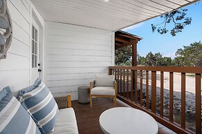 Luxury Retreat Cowboy Pool and Fire Pit With 6 Mins to Town