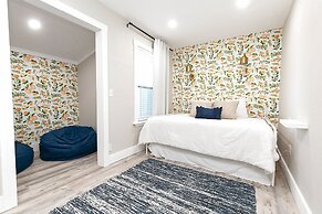 Luxury Retreat Cowboy Pool and Fire Pit With 6 Mins to Town