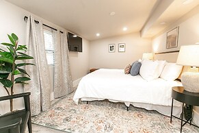 Luxury Retreat Cowboy Pool and Fire Pit With 6 Mins to Town