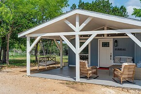 Luxury Retreat Cowboy Pool and Fire Pit With 6 Mins to Town