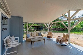 Luxury Retreat Cowboy Pool and Fire Pit With 6 Mins to Town
