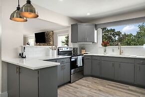 Luxury Retreat Cowboy Pool and Fire Pit With 6 Mins to Town