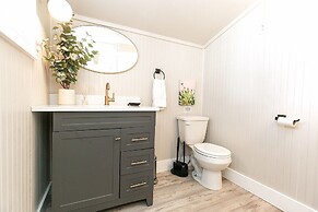 Luxury Retreat Cowboy Pool and Fire Pit With 6 Mins to Town