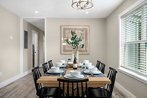 Luxury Retreat Cowboy Pool and Fire Pit With 6 Mins to Town