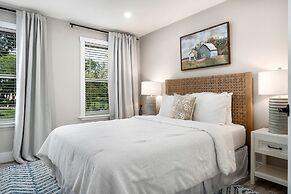 Luxury Retreat Cowboy Pool and Fire Pit With 6 Mins to Town