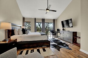 Luxury Riverfront Condo 1 BLK to Schlitterbahn!