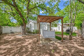 Charming Cottage Near Main With Patio&firepit!!