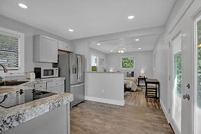 Grey Haus Casita-peaceful Hill Country Views!