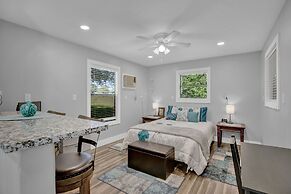 Grey Haus Casita-peaceful Hill Country Views!