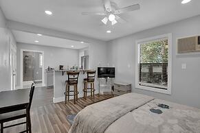 Grey Haus Casita-peaceful Hill Country Views!