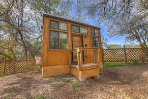 Selena-romantic Tiny Home-firepit