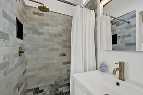 Selena-romantic Tiny Home-firepit