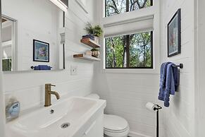 Selena-romantic Tiny Home-firepit