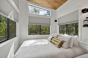 Selena-romantic Tiny Home-firepit