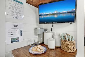 Selena-romantic Tiny Home-firepit