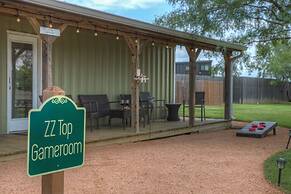 Selena-romantic Tiny Home-firepit